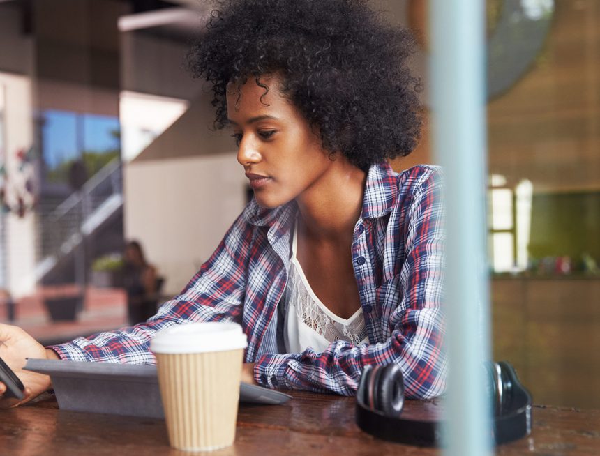 9 Tips for Women Traveling Solo, From Dining Out to Hotel Safety