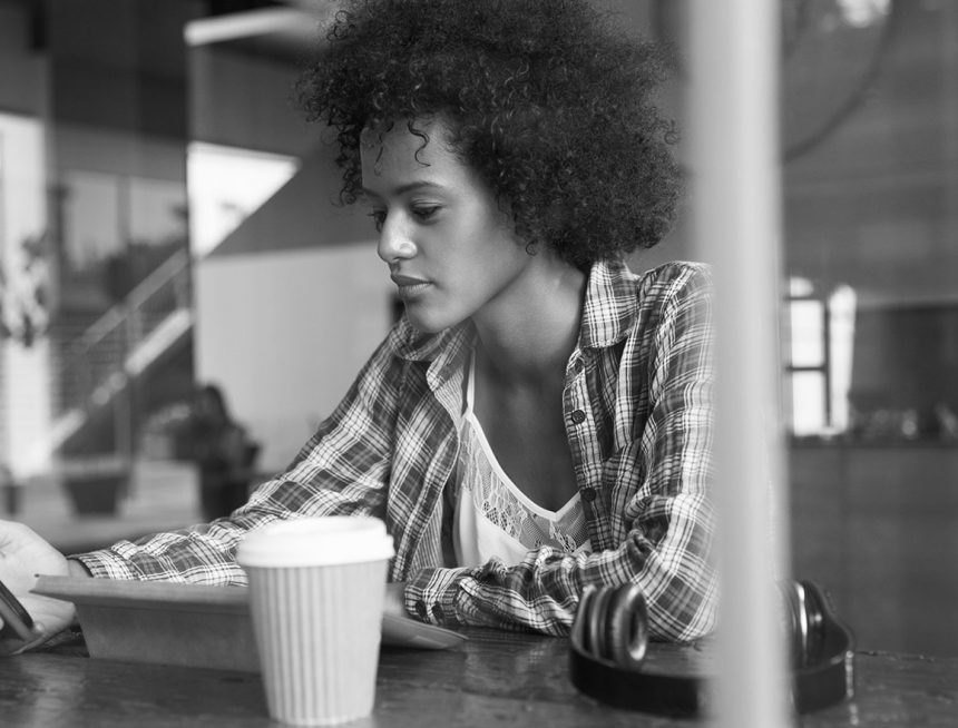 blog-10 Tips for Women Traveling Solo, From Dining Out to Hotel Safety